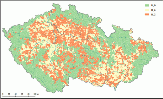 Mapa rizika vysychání drobných vodních toků (zelená malé riziko, žlutá střední, oranžová vysoké).